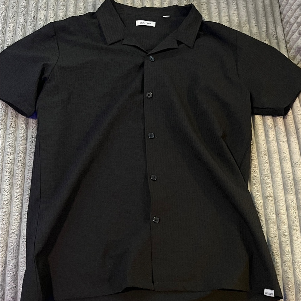Salt/Earth Men’s Black Ruched Button Down Shirt